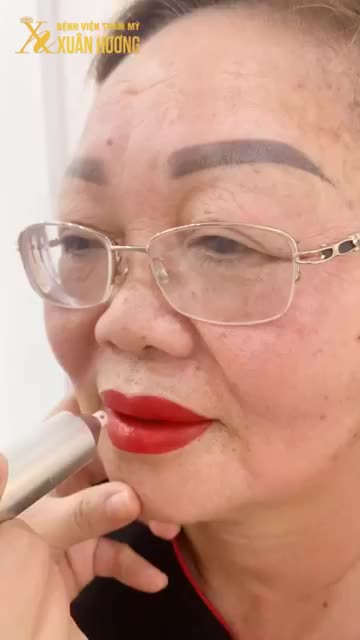U60 PHUN MÔI ĐÓN TẾT, CÔ KHÁCH HÀNG CHIA SẺ: "TUỔI NÀO CŨNG CẦN ĐẸP!"