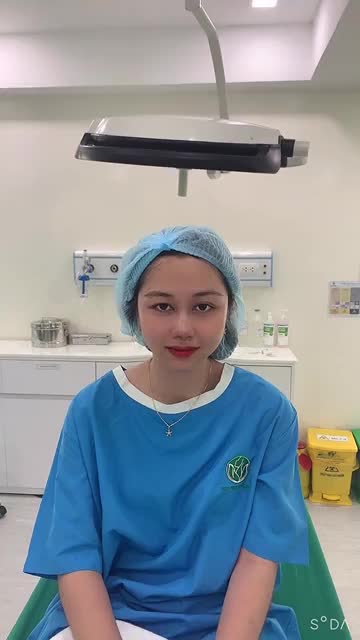 PHỤNG "LỘT XÁC" HOÀN TOÀN SAU NÂNG MŨI MEGADERM