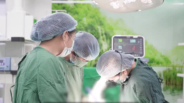 Bệnh cường giáp ảnh hưởng thế nào đến mẹ bầu và thai nhi?