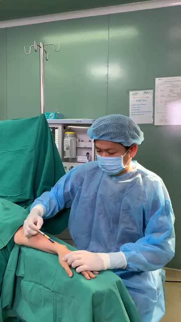 Cùng bác sĩ TÚ DUNG CẤY MỠ BÀN TAY VÀ TẾ BÀO GỐC.