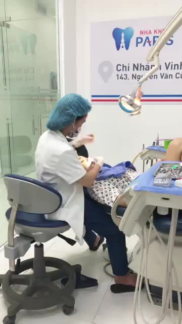 Khách hàng đến từ TX Cửa Lò sử dụng dịch vụ dán Veneer tại 143 Nguyễn Văn Cừ