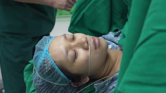 Nước ối có màu gì và chỉ số bao nhiêu là bình thường?