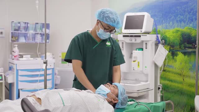 TÁN NỘI SOI NGƯỢC DÒNG THÀNH CÔNG: Ổ SỎI BÀNG QUANG VỪA TO VỪA RẮN