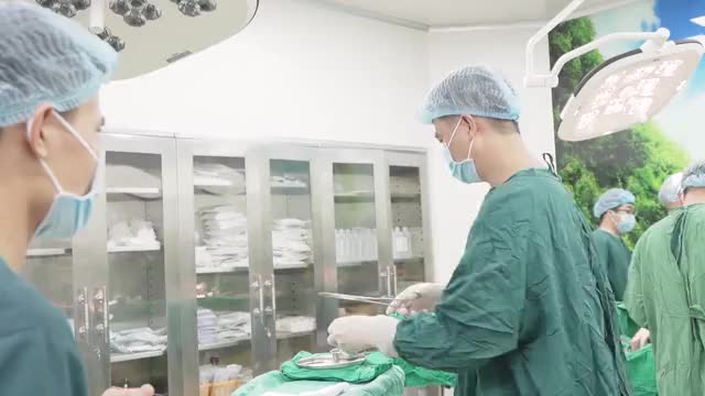 Thai quá ngày, mẹ bầu nên làm gì?