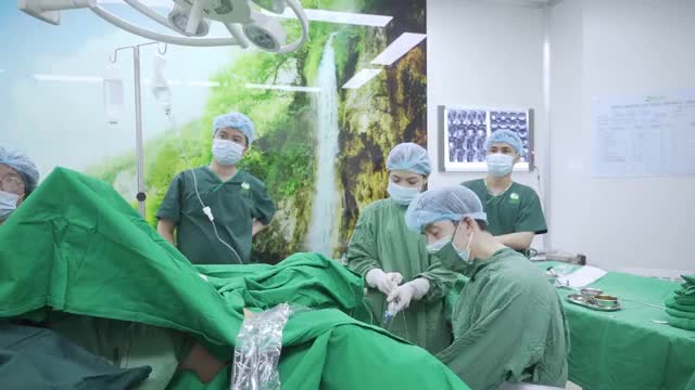 CÔNG NGHỆ CAO "3 TRONG 1" - XỬ LÝ SỎI NIỆU ĐẠO, SỎI NIỆU QUẢN, XƠ HẸP NIỆU QUẢN CHỈ TRONG 1 LẦN ĐIỀU TRỊ