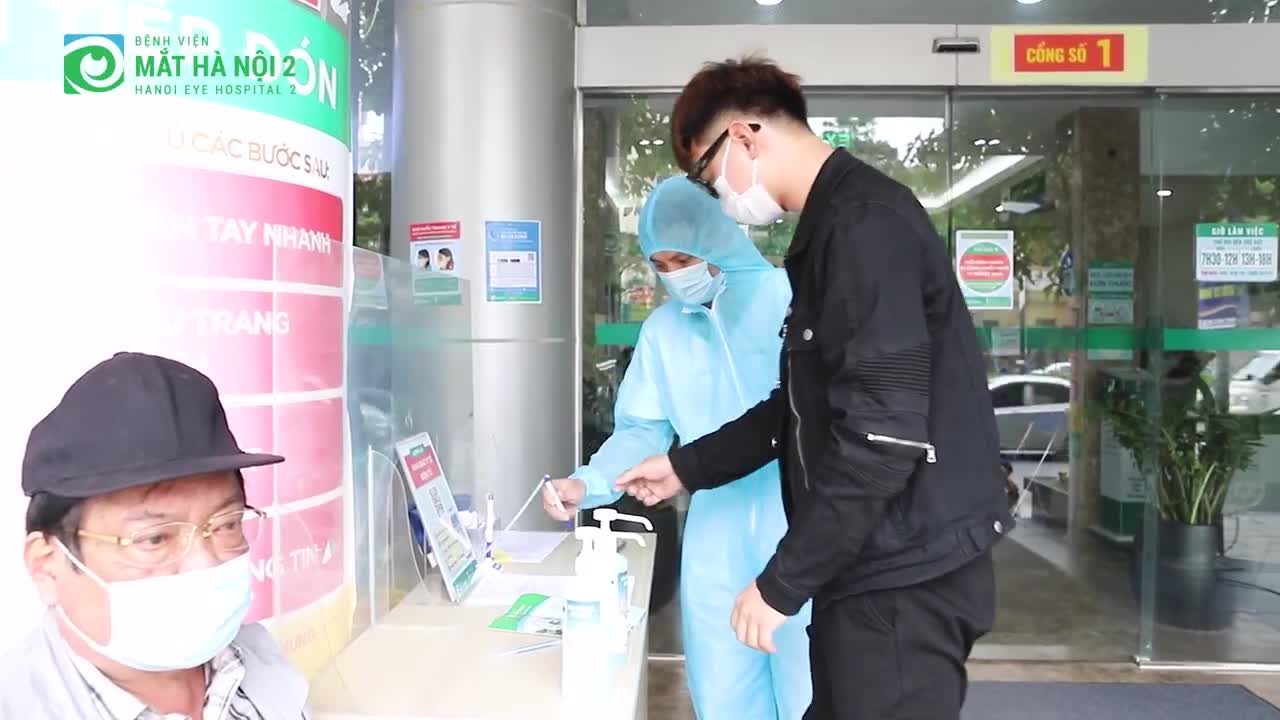 Hành trình lấy lại thị lực và thẩm mĩ để bắt đầu ước mơ nghề nghiệp