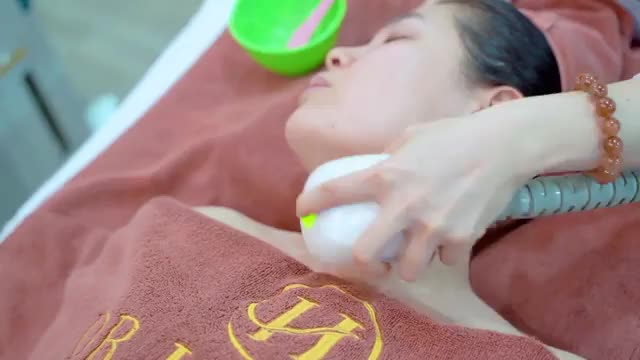 Ngoài 35 da chùng nhão nọng cằm chảy xệ giải pháp nào giúp bạn có cơ mặt săn chắc thon gọn?
