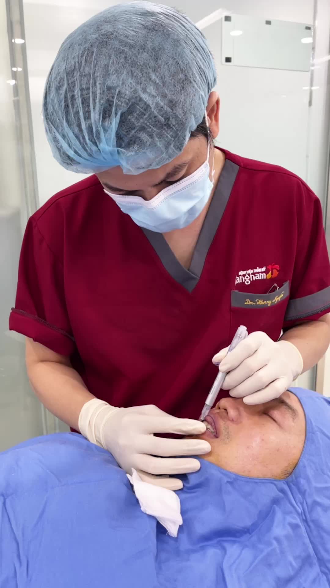 Bác sĩ Kangnam phân tích phẫu thuật THU MỎNG MÔI và TẠO HÌNH MÔI TIM cho khách hàng nam