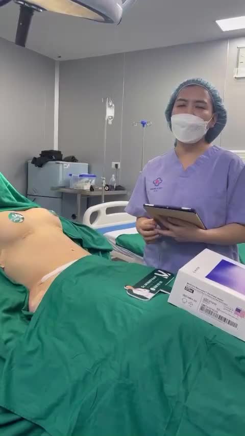 Ca Combo Hút mỡ + Nâng ngực vừa được thực hiện bởi ekip Dr. Minh Phạm