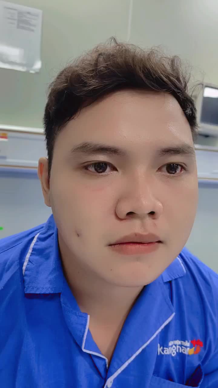 Sở hữu má lúng đồng tiền duyên cùng Kangnam