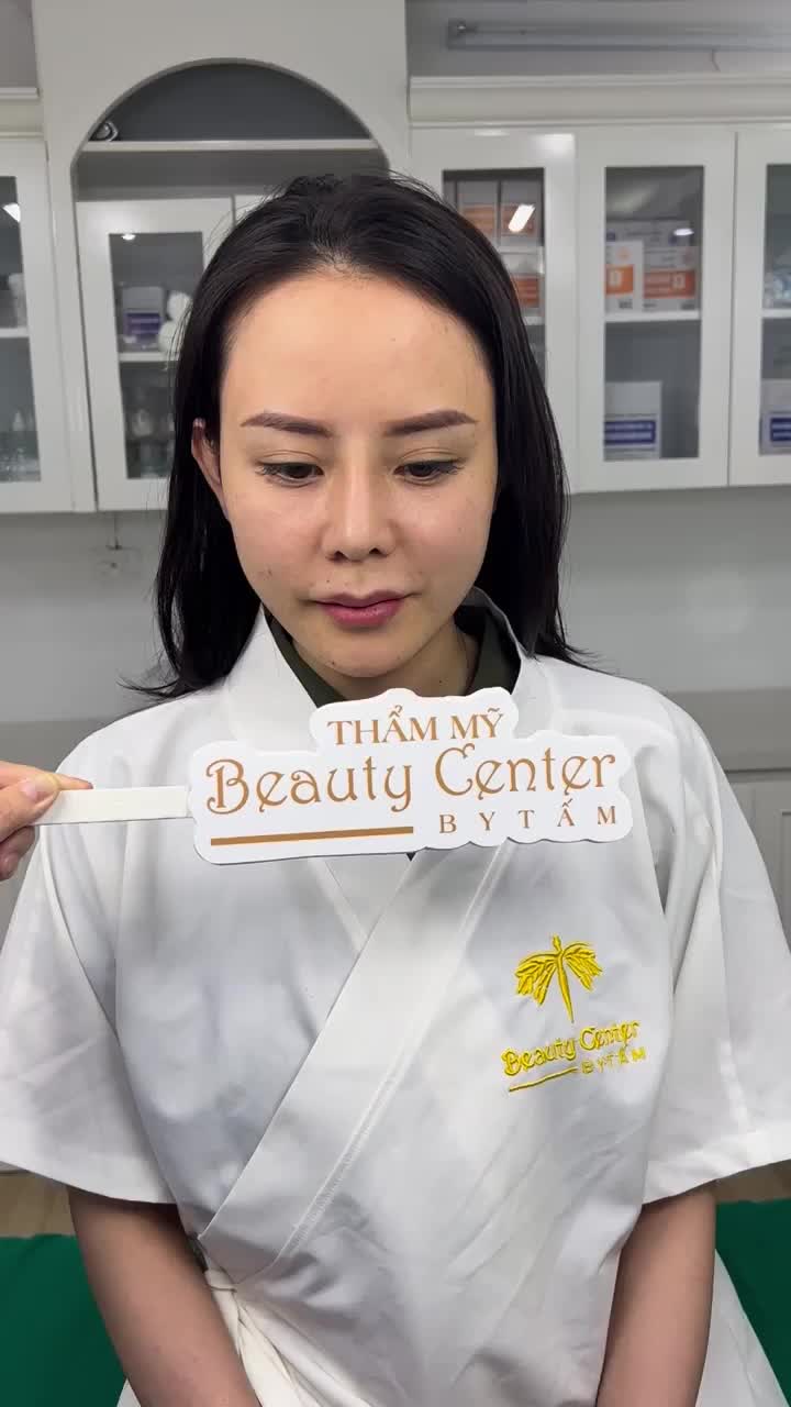 Cân chỉnh môi cho chị khách hàng xinh đẹp