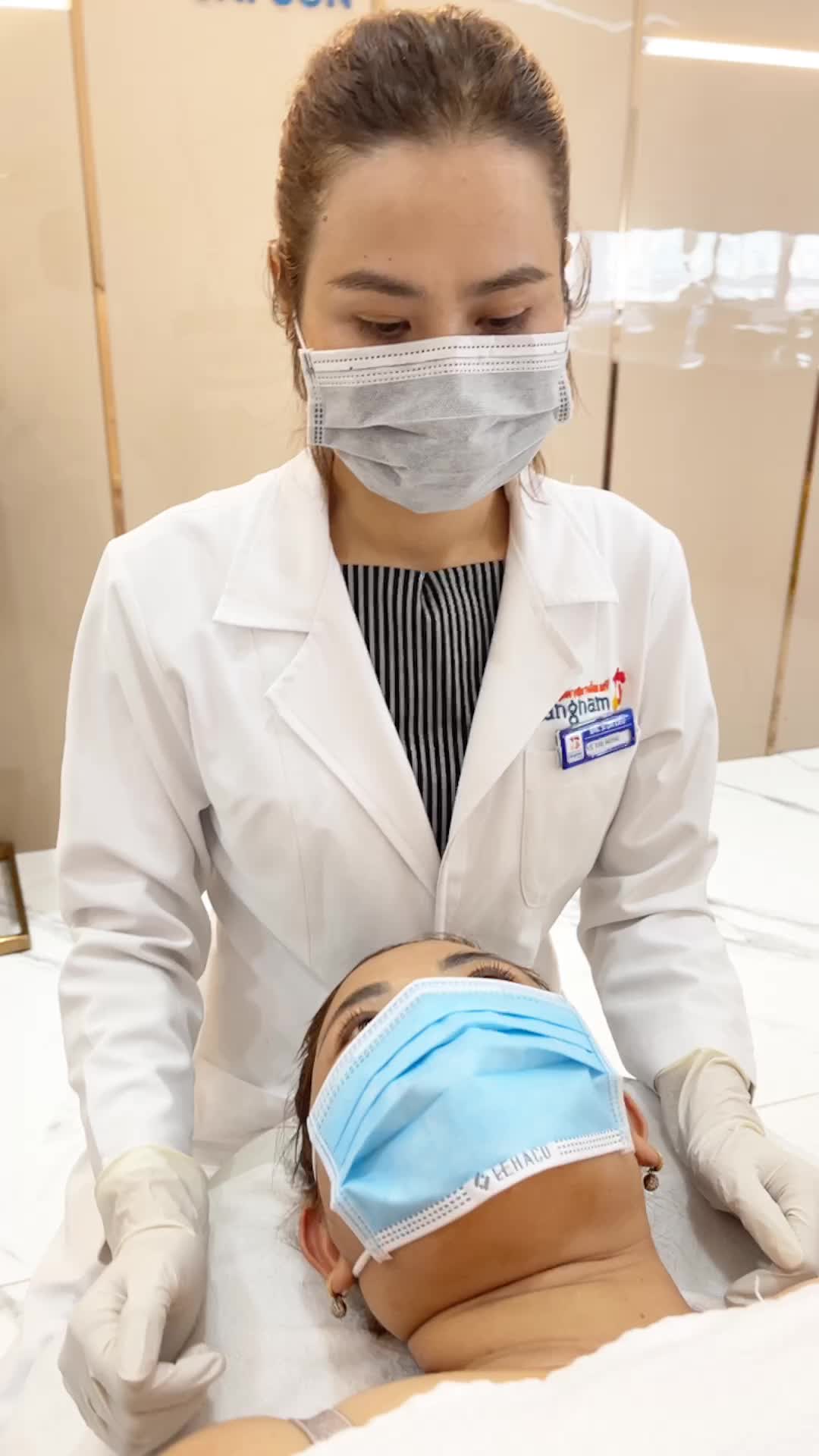 Mụn thịt vùng cổ - Vừa khó chịu vừa mất thẩm mỹ