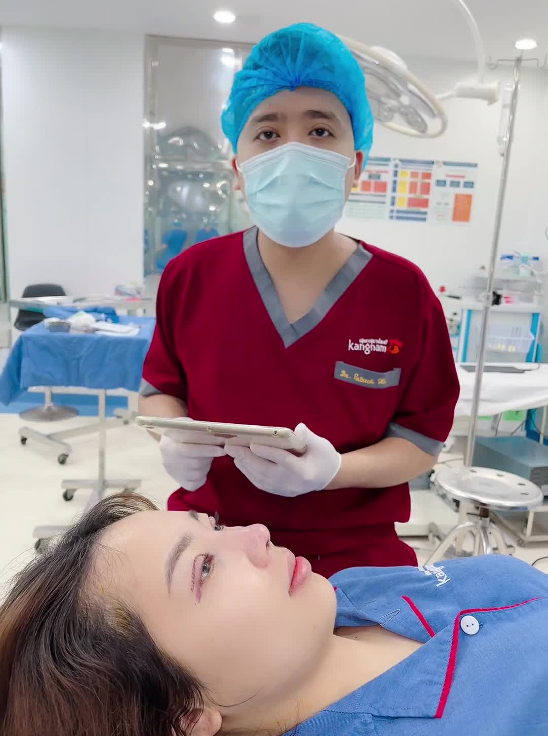 "Mí đẹp, mũi xinh nhìn đã muốn chung tình với cô ấy "