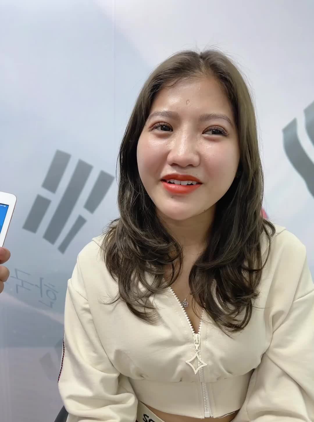 "Chị sợ CẮT MÍ bị đau, bị lệch bị trợn, kết quả không như ý nên lăn tăn tận 8 năm chưa dám làm"