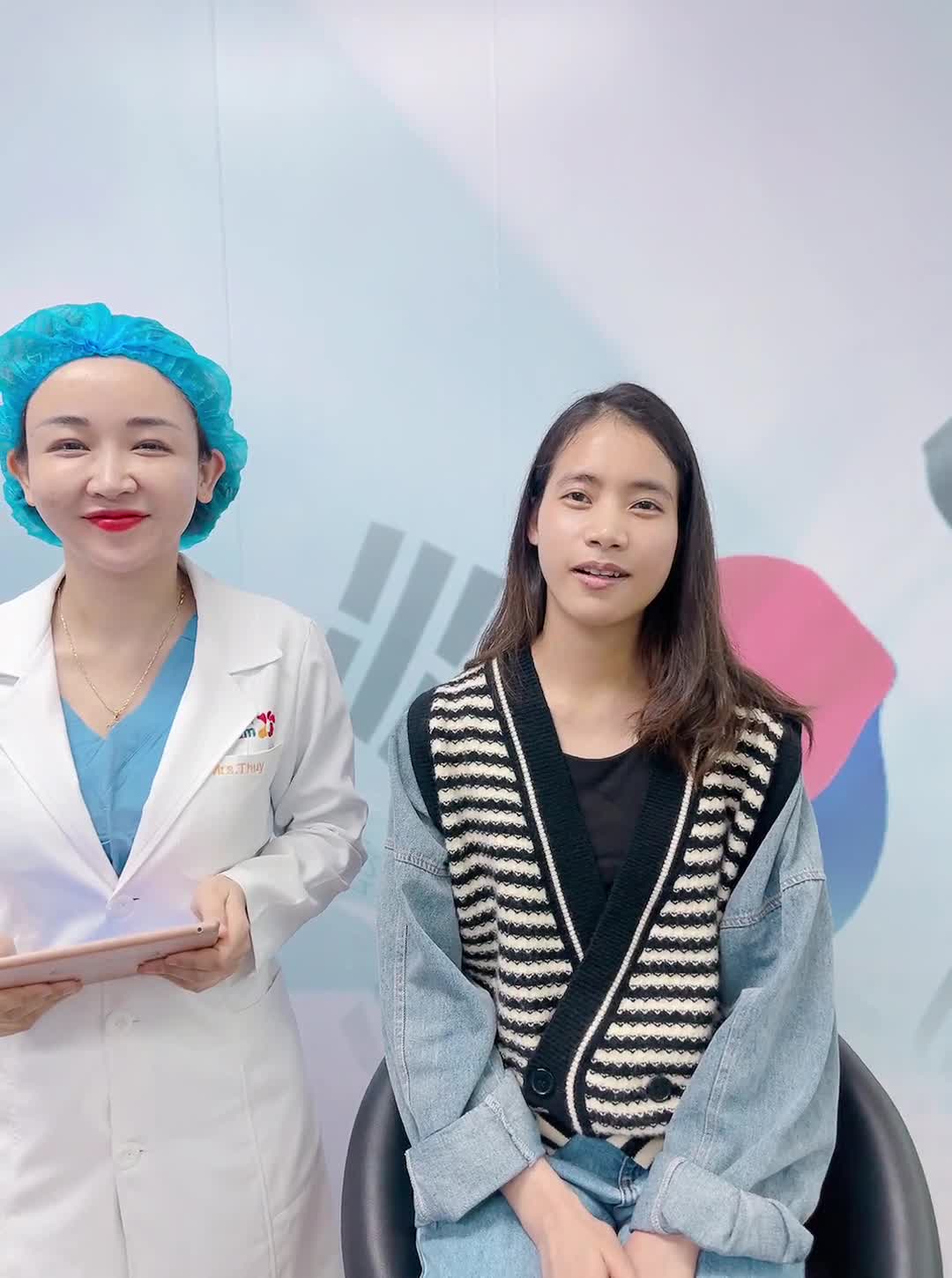 Cùng theo dõi bác sỹ tư vấn combo nâng mũi - cắt mí cho khách hàng Việt kiều Đức U50. Khách hàng gặp tình trạng sụp mí, nhiều mỡ bọng mắt do tuổi tác và mũi bóng đỏ, lộ chất liệu cũ.