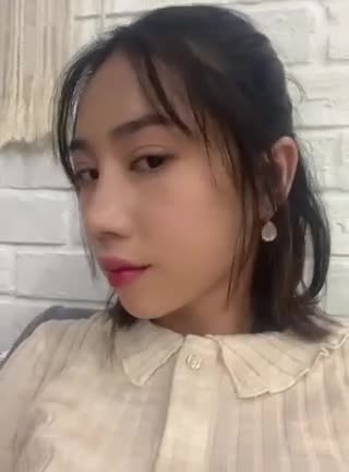 Trời ơi, đừng nha, quay clip feedback thôi là Charming đã mê rồi, bạn còn quay mặt lại khoe chiếc mũi lót sụn, thu chóp, cắt cánh tuyệt vời ấy nữa thì đẹp sao mà chịu cho nổi