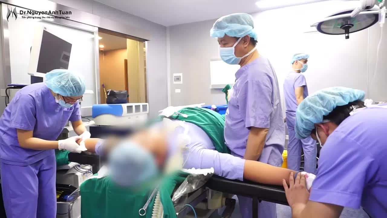 Béo phì đang có xu hướng trẻ hóa được chứng thực bằng liên tiếp những ca phẫu thuật cho bệnh nhân tuổi còn rất trẻ.