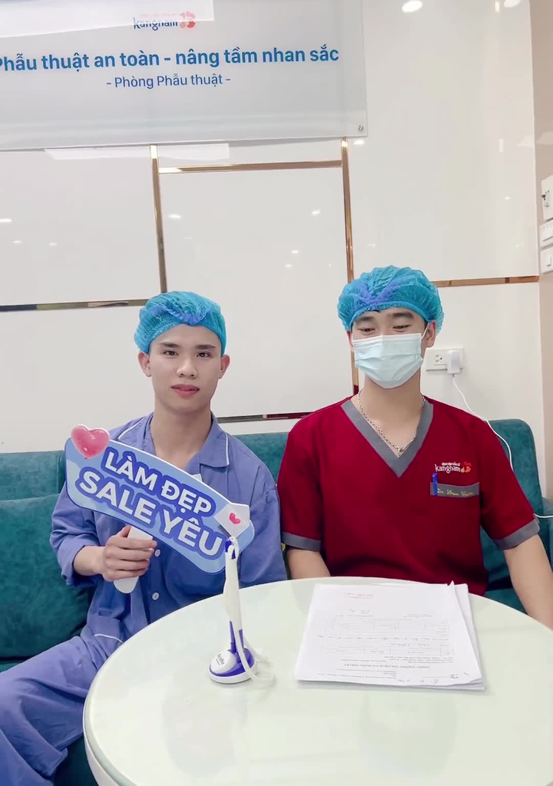 Gặp gỡ ngay soái ca tới Kangnam thực hiện tạo hình môi!