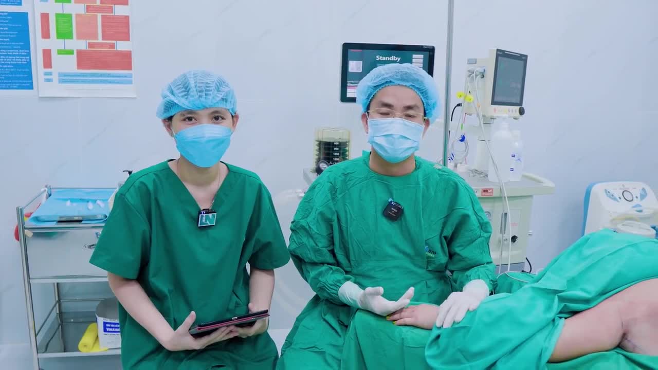 Video ngắn quay lại kết quả thực hiện cấy mỡ trẻ hóa bàn tay cho Chị khách hàng đến từ Bình Phước.