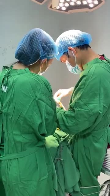 Hé lộ những thước phim trong phòng phẫu thuật Gọt hàm nạo filler cằm tại bệnh viện