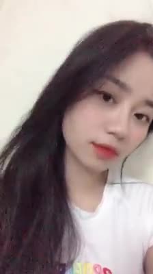 CHỈ CẦN THAY DIỆN MẠO CHO 4 ĐƠN VỊ RĂNG CỬA ĐÃ GIÚP GƯƠNG MẶT THAY ĐỔI ĐÁNG KỂ