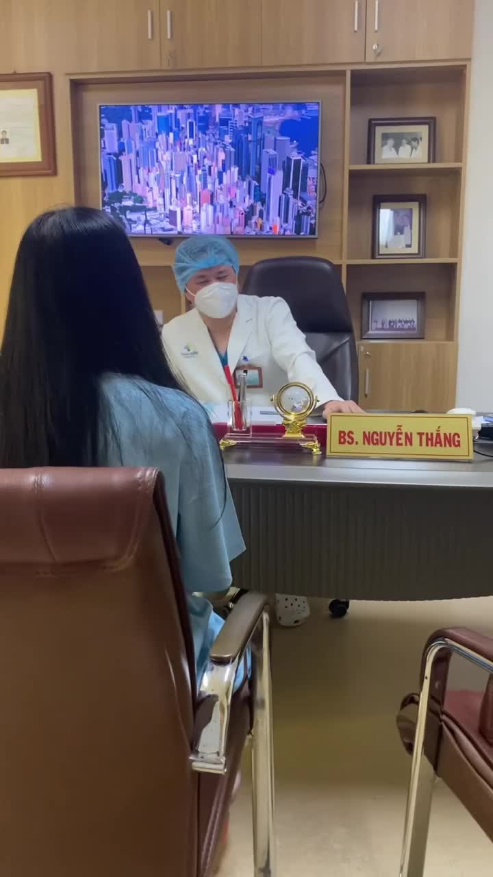 Vòng 1 sexy !!! Dáng xinh hết ý