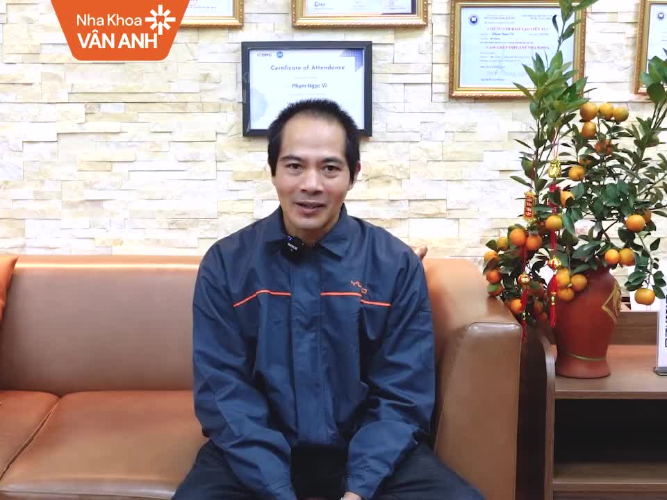 "Trồng răng về có răng ăn uống là sướng lắm rồi"
