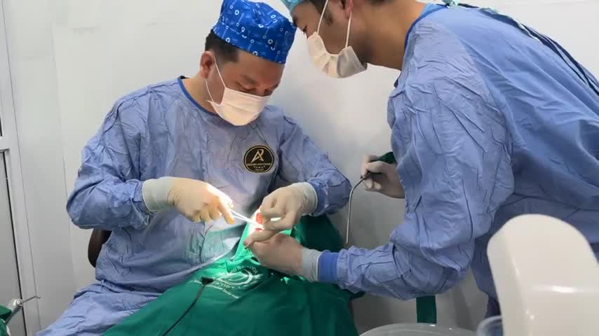 Case cấy ghép implant tức thì sau nhổ + bóc tách năng chân răng tại NHA KHOA PHƯƠNG ANH