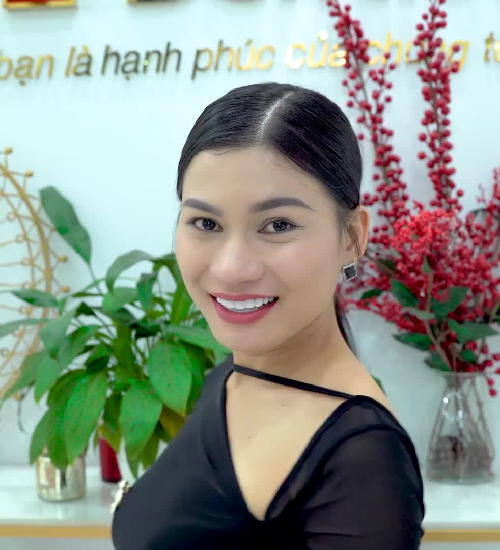 HOA HẬU DOANH NHÂN HOÀN VŨ 2024 TRANG NGUYỄN (KOCHAN) VÀ HY VỌNG NỤ CƯỜI MỚI MANG TÊN VIP DENTIST