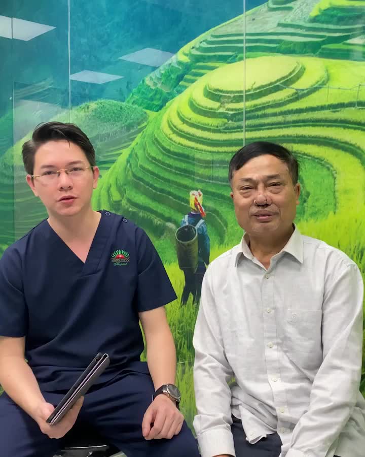 Tái khám cho chú Giang (Hưng Yên) sau 2 tuần phẫu thuật khuyết hổng đầu mũi và cánh mũi cùng bác sĩ Tuấn Anh.