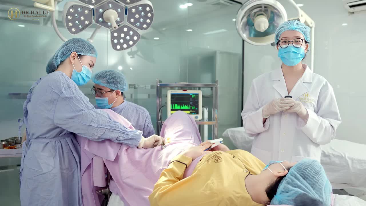 Cùng đón xem hành trình tìm lại "thanh xuân" cho nàng "tiểu eva" của chị khách tại Dr.Hải Lê nhé!