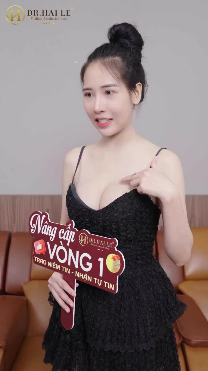 Chỉ vì vòng 1 không căng tròn mà chẳng dám diện đồ đẹp nay chị đã thay đổi có 1 vòng 1 như mong muốn để được diện những bộ cánh xinh yêu.