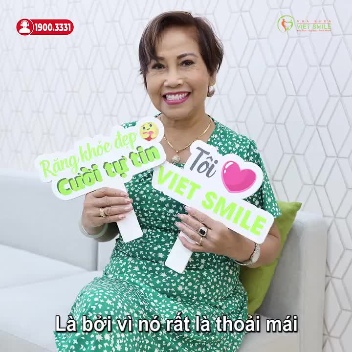 U70 VẪN TỰ TIN, RẠNG RỠ SAU 2 NĂM THẨM MỸ RĂNG SỨ