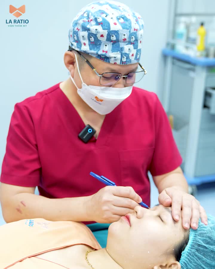 Mời cả nhà cùng xem video để cảm nhận sự hạnh phúc của khách hàng sau ca phẫu thuật cắt mí ILiD được thực hiện trực tiếp bởi bác sĩ Võ Thành Trung nha