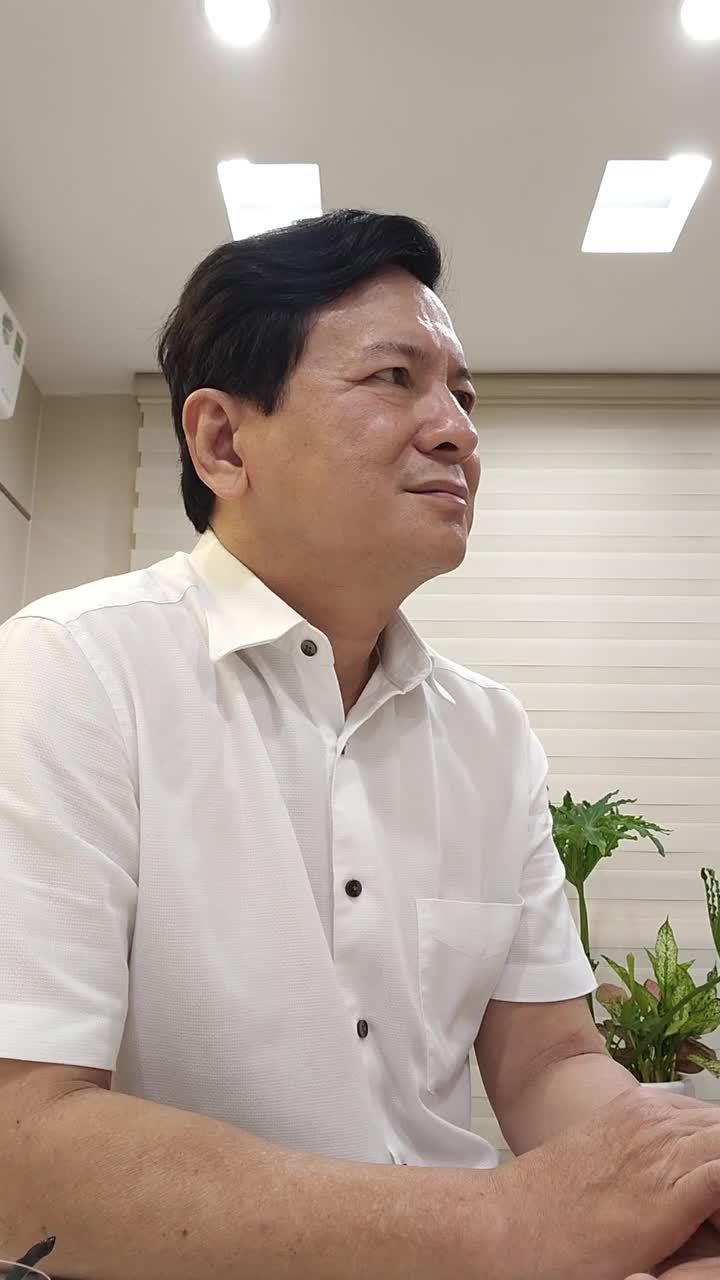 "Đặt Túi Mông Không Được Ngồi? Sự Thật Khiến Ai Cũng Bất Ngờ!"
