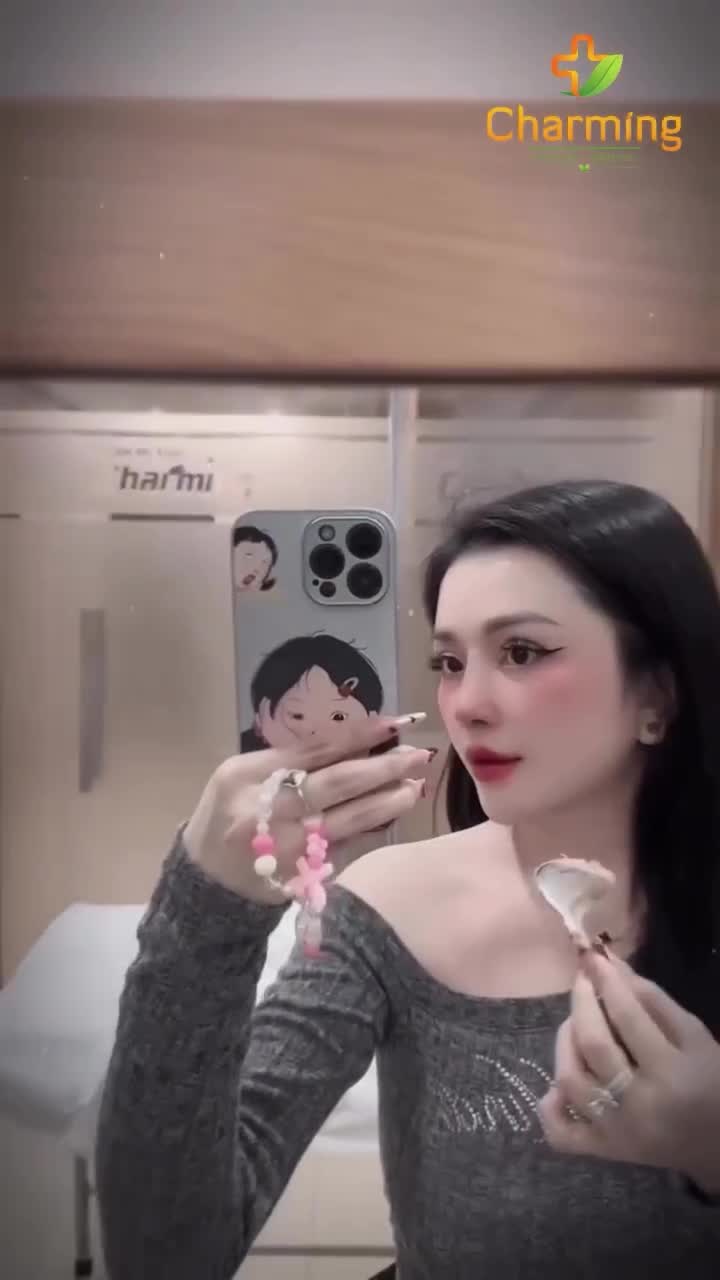 Với phương pháp nâng mũi cấu trúc sụn sườn, khách hàng của Charming đã có được một dáng mũi cao, thẳng và tự nhiên.