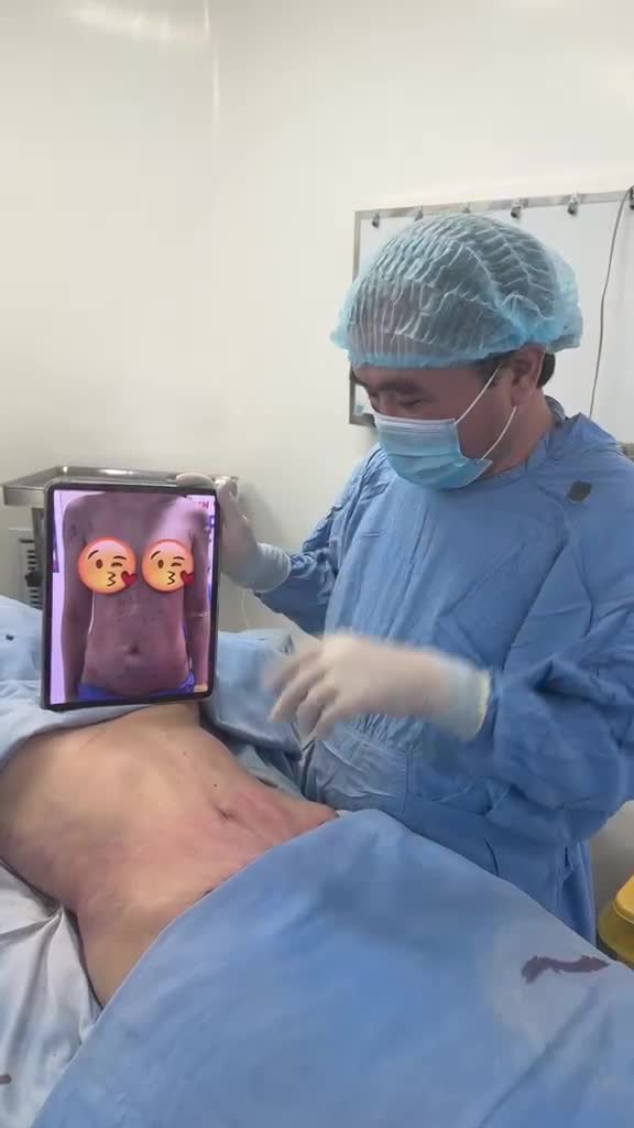 Ca ngày 26/03/2026: Xử trí rốn xấu cho bạn gái SG với Dr Vương
