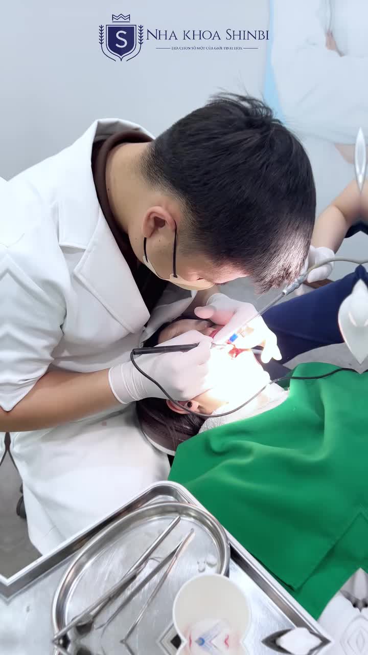 TỪ ĐỨC VỀ VIỆT NAM, LÀM ĐẸP NỤ CƯỜI ĐỂ RẠNG RỠ TRONG NGÀY CƯỚI