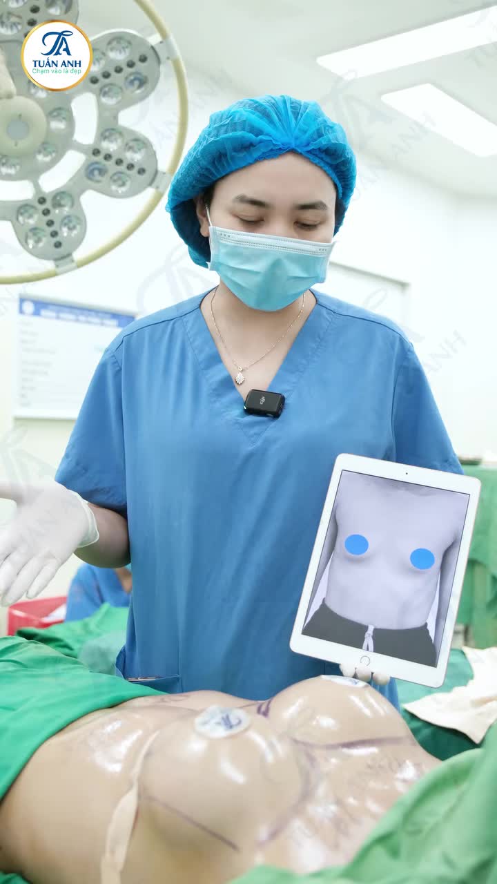 Cùng theo dõi kết quả của khách hàng sau 60p được bs và ekip thực hiện dịch vụ Nâng cấp vòng 1 - Căng tròn, đầy đặn không chỉ giúp các chị em tự tin hơn mà còn tôn lên nét quyến rũ, cuốn hút của phái đẹp.