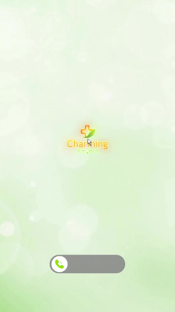 Trước khi thực hiện cắt môi trên, môi trên khách còn hơi dày và chưa thực sự hài hòa với tổng thể khuôn mặt. Điều này đôi khi khiến thần thái chưa được tươi tắn và tự nhiên như mong đợi.