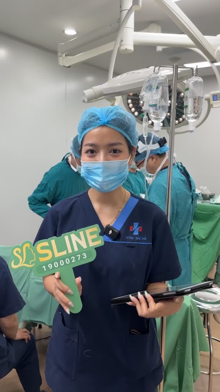 Không khí buổi chiều của Sline tại 2 phòng phẫu thuật đang diễn ra khẩn trương. ...Bởi ngày hôm này full lịch, liên tiếp các ca làm đẹp nối tiếp nhau.