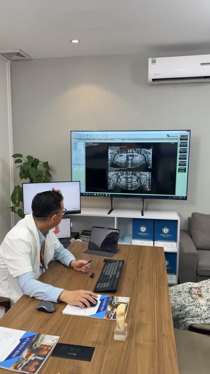 Sinh viên năm cuối Ngoại Thương. Nguyễn Phạm Bảo Trâm nhổ 4 răng số 8.