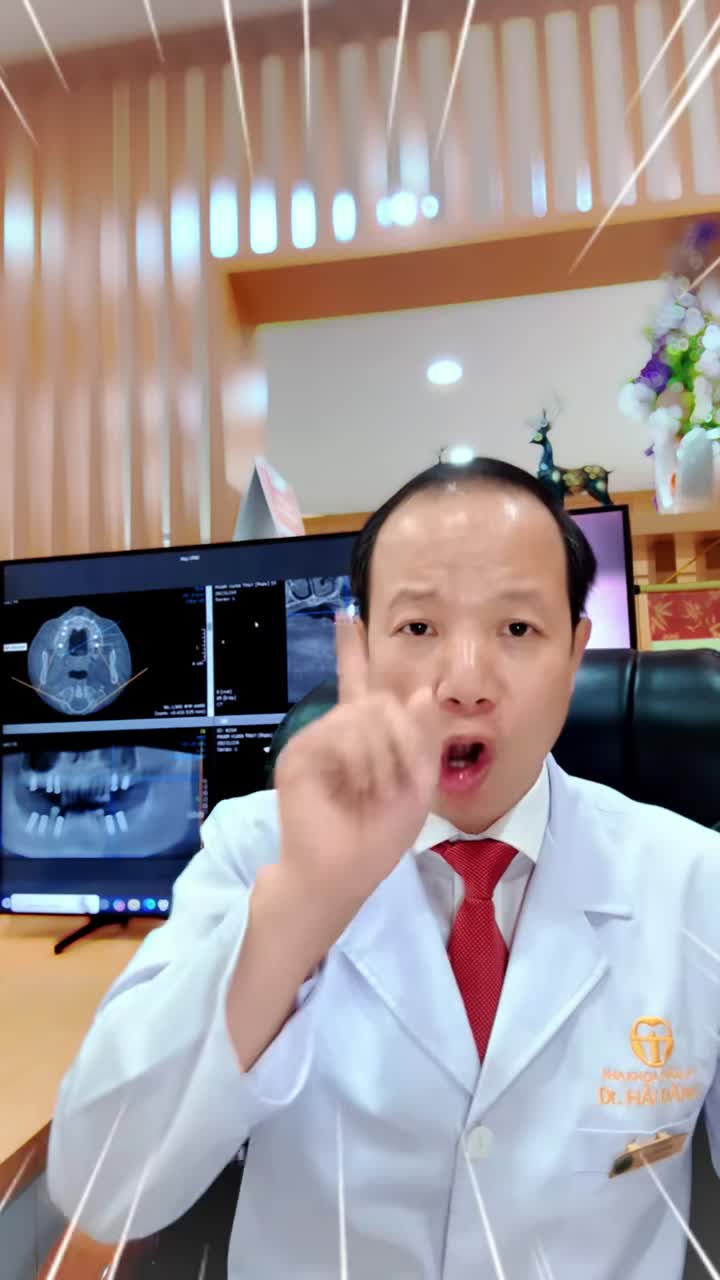 LÀM RĂNG SỨ NÊN CHỌN BÁC SĨ HAY CHỌN GIÁ