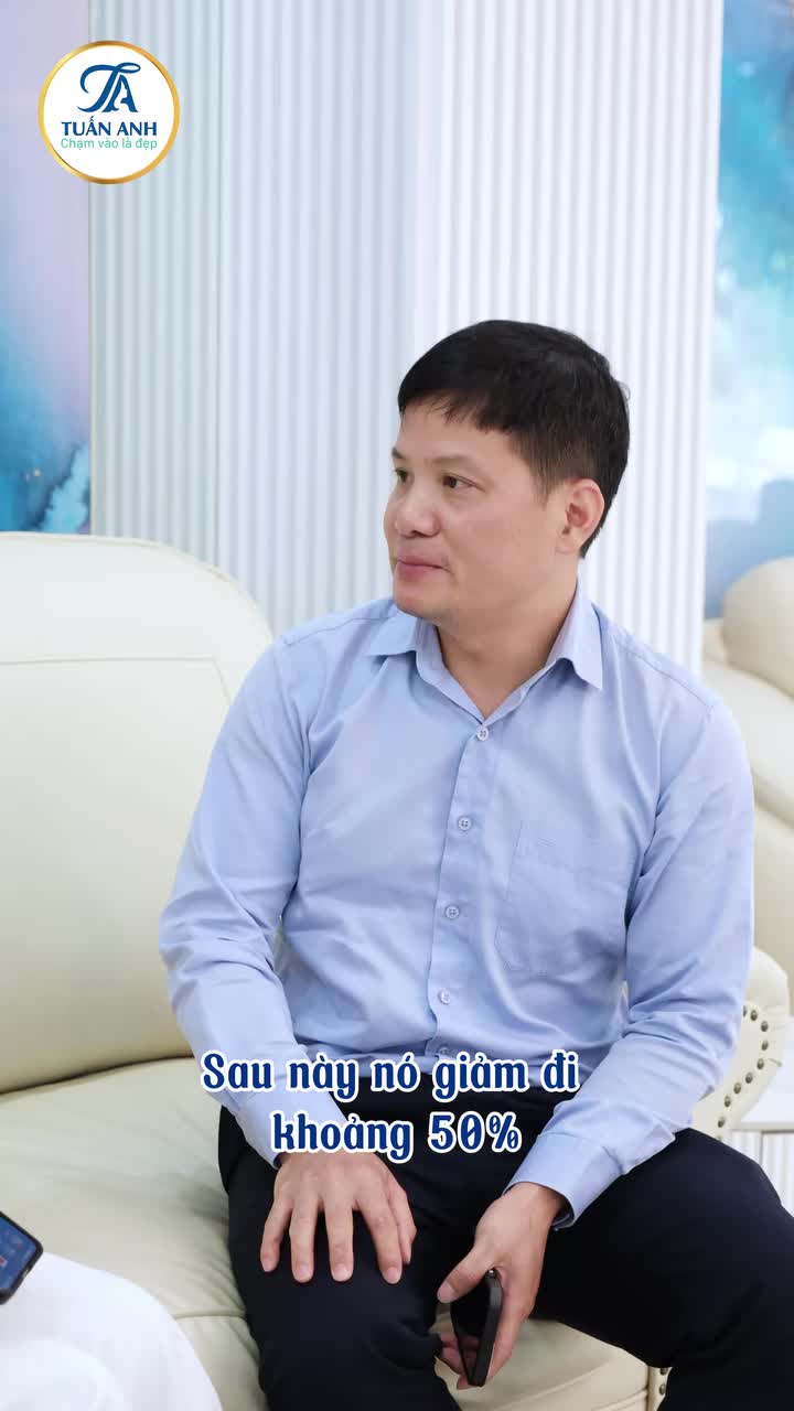 Bọng mỡ mí dưới dày cùng da thừa vùng mí trên khiến chị em già đi vài tuổi