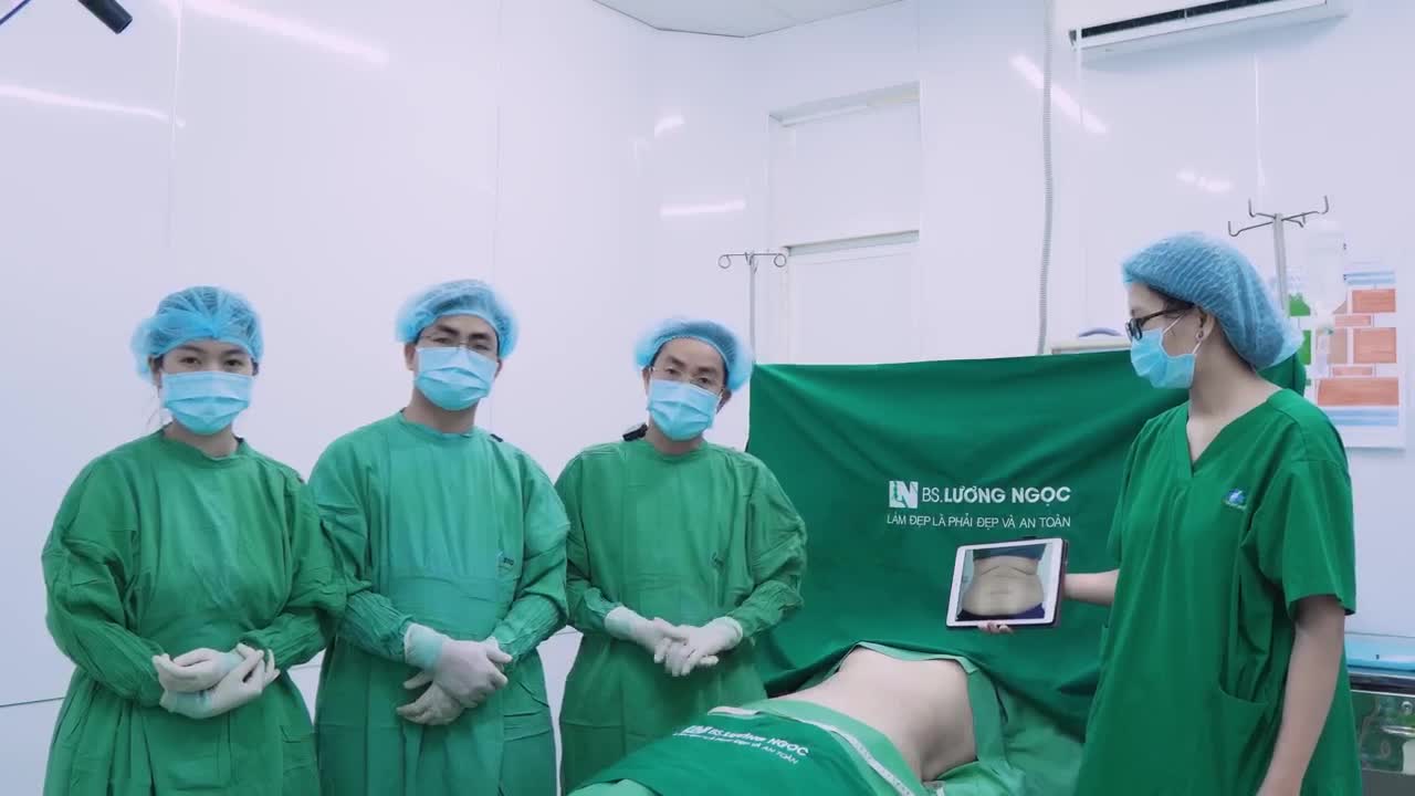 GIÂY PHÚT KHÁCH HÀNG KHÔNG NGĂN ĐƯỢC XÚC ĐỘNG SAU HÚT MỠ