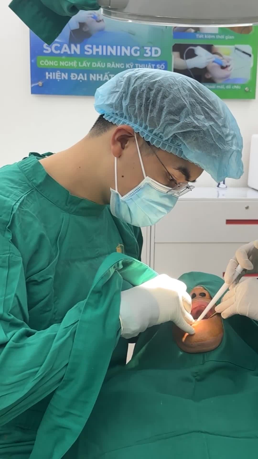 Ca cấy ghép chân răng nhân tạo Implant khôi phục vị trí răng mất số 6,7 hàm dưới cho chú Thành tại Nha Khoa Thuỳ Anh