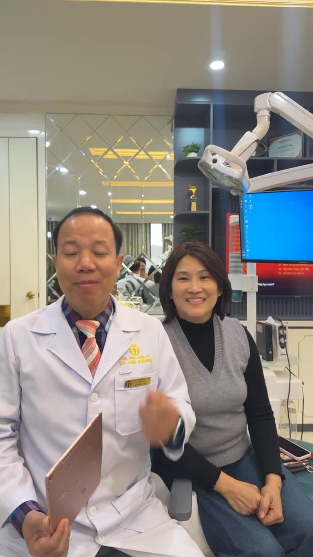TRỰC TIẾP – THAY ĐỔI NGOẠN MỤC NỤ CƯỜI LỆCH KHỚP CẮN CẤY 6 TRỤ IMPLANT PHỤC HÌNH THẨM MỸ TOÀN HÀM