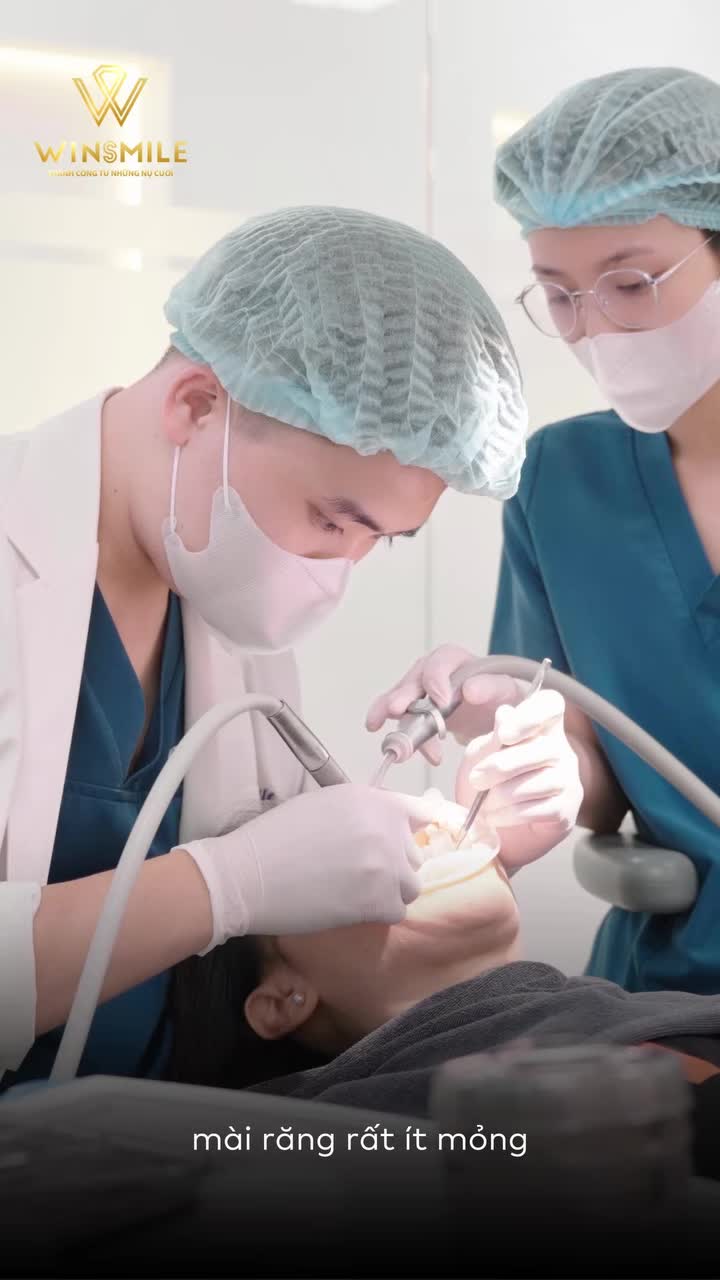 Điều khiến chị đặc biệt ấn tượng sau 2 năm chính là sự đồng hành bền bỉ và tận tâm từ chuyên gia Bùi Bích Uyên và đội ngũ Win Smile.