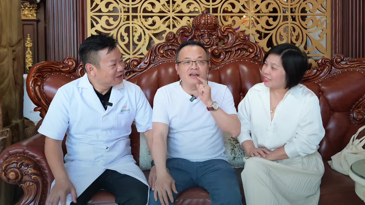 Từng trồng răng Implant và làm răng sứ tại Nha khoa Quốc tế Việt Đức và vô cùng hài lòng với nụ cười mới của mình