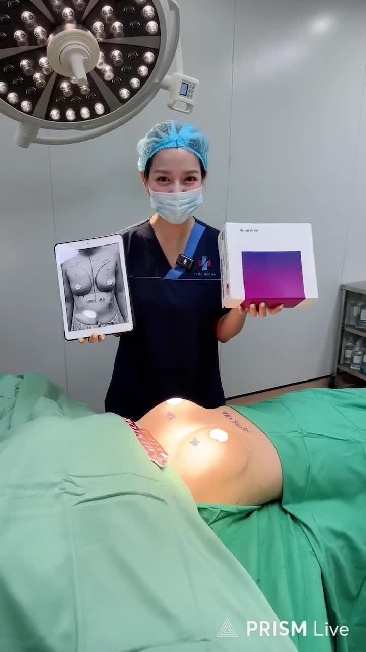 Ca nâng ngực với Mentor Xtra vừa hoàn thành. Form ngực ban đầu ra sao?